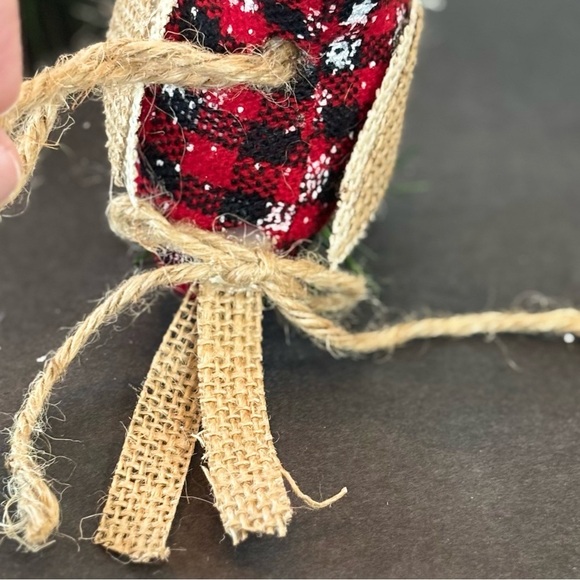 Set Of 2 Bird Christmas Ornaments Vintage Flocked  Branch Berries Pine Cone - Picture 5 of 8